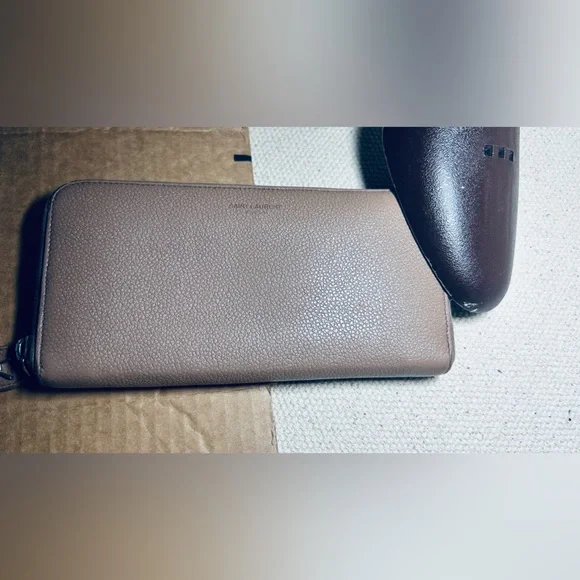 Auth Yves Saint Laurent YSL Zip Around Wallet - Picture 14 of 16